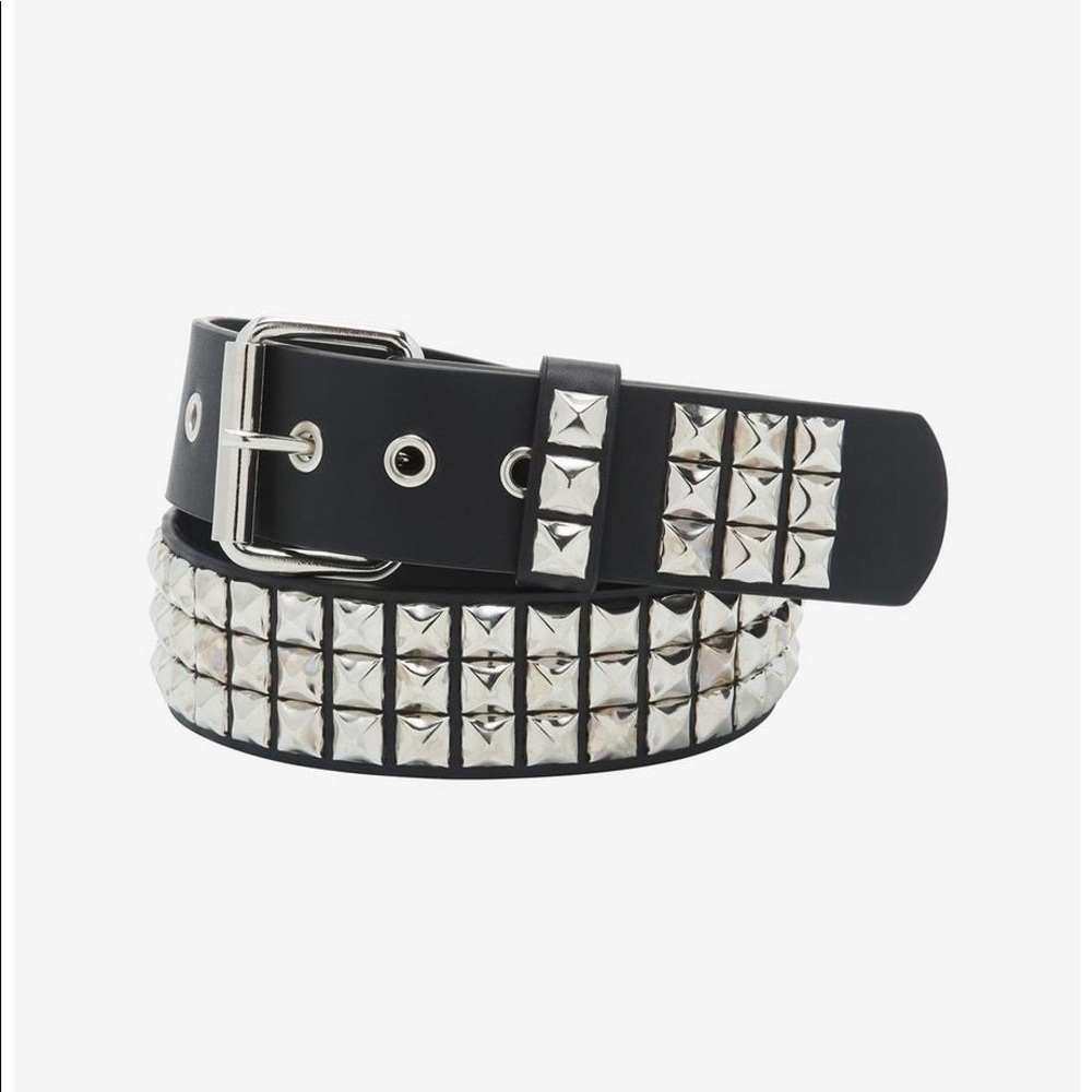 NEW - Hot Topic - Three Row Pyramid Stud Belt